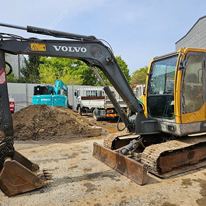 볼보 EC55B 2003년식 가동만사천 02 중고굴삭기