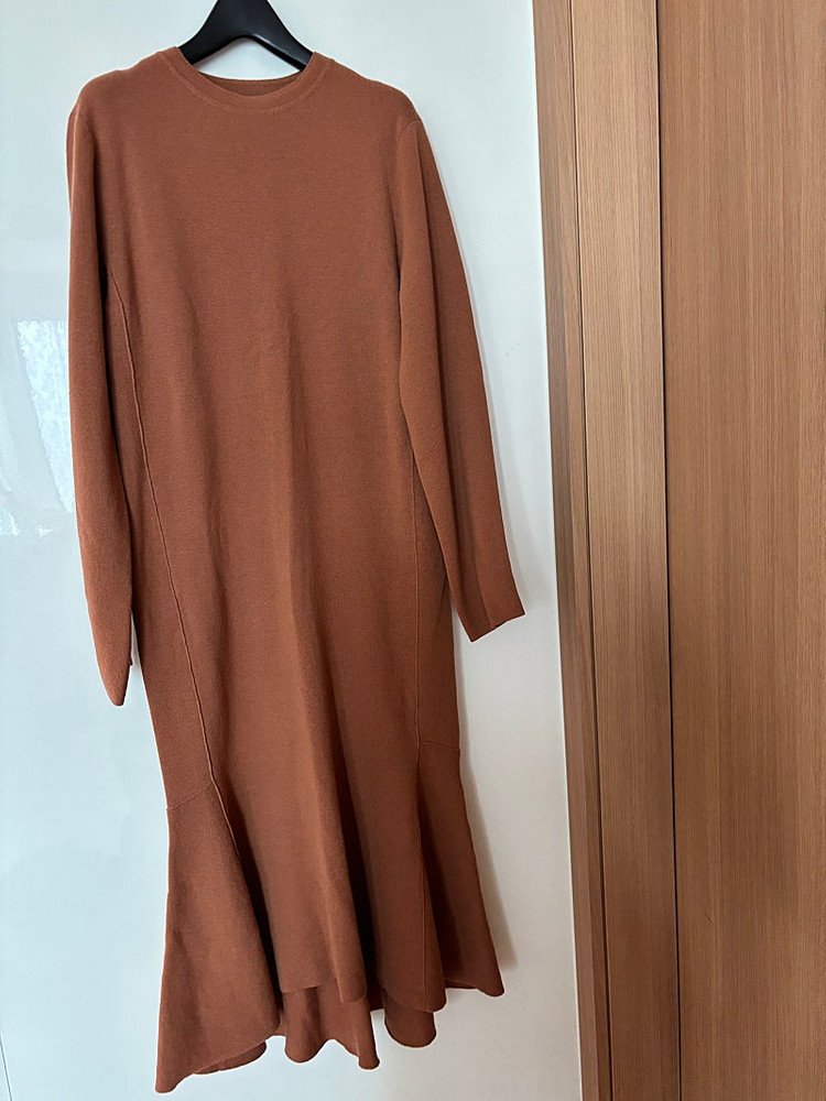 타임 언발란스 니트 프릴 원피스 롱원피스 올드머니룩 맘룩 등원룩 한섬 TIME--1