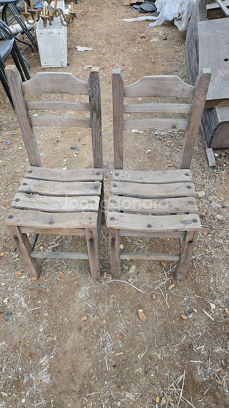 옛날 국민학교의자--1