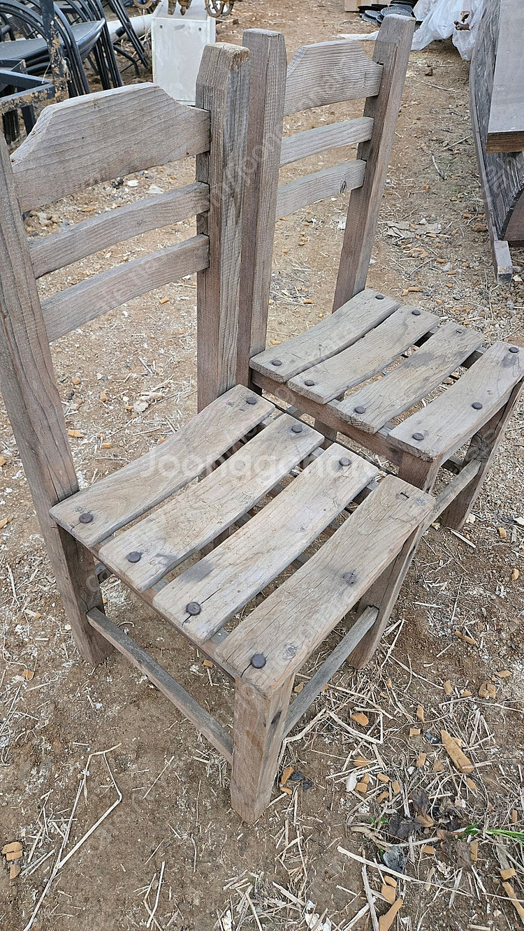 옛날 국민학교의자--2