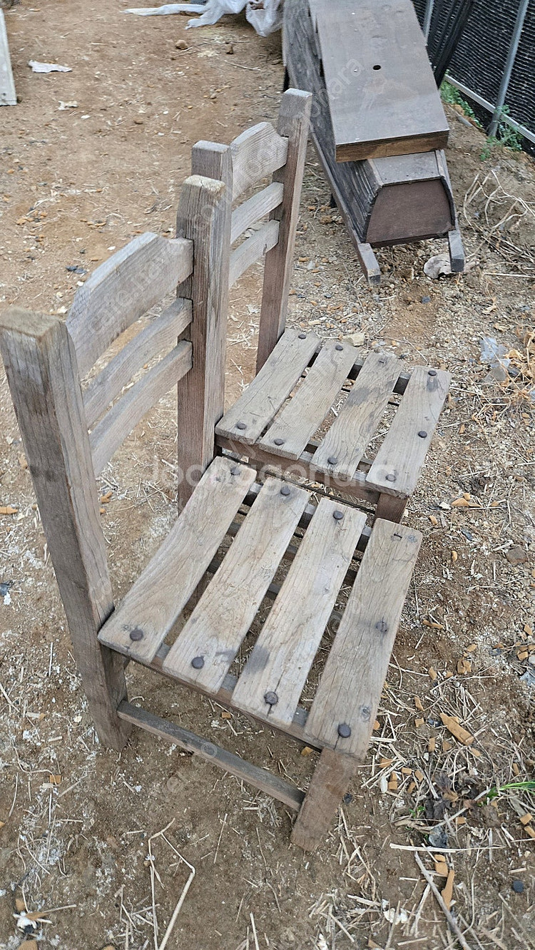 옛날 국민학교의자--3