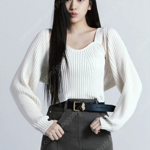 럭키슈에뜨 볼레로 가디건 안유진 착용