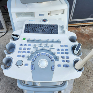 상태 좋은 삼성 메디슨 중고 초음파 진단기 ACCUVIX V10 판매 합니다.