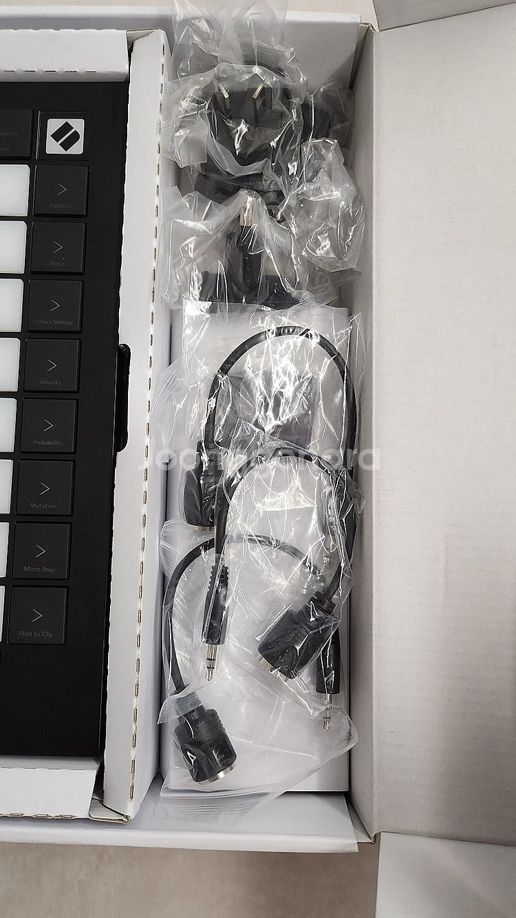 런치패드 프로 mk3 상태 sss팔아요!!(급처)--5