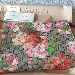 구찌 gucci 블룸 클러치백/미사용품
