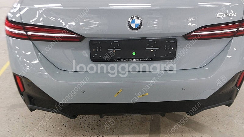 BMW G60 (520i) M팩 리어 범퍼--1