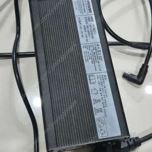 퀄리 Q 투어 고속충전기+일반 2개