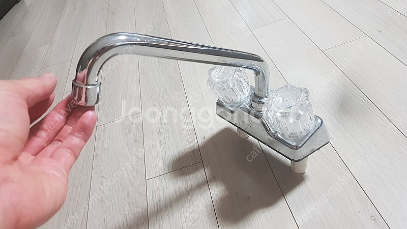 캠핑카, 카라반 수전--1