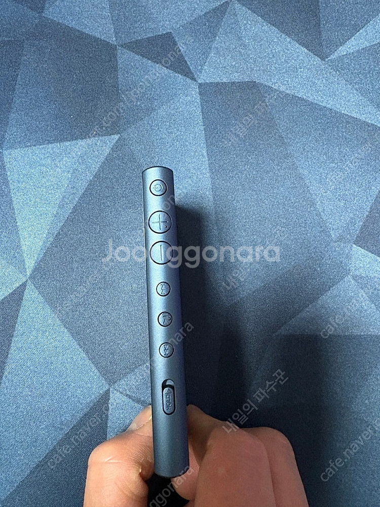 SONY 워크맨 NW-A107 64G 팝니다.--2
