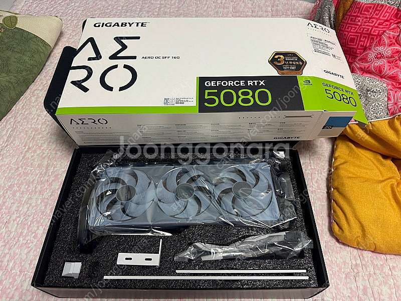 GIGABYTE 지포스 RTX 5080 AERO OC ...--0