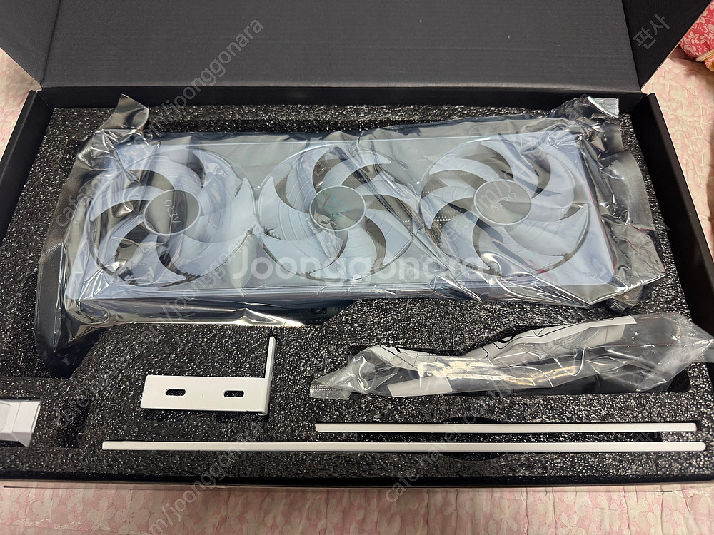GIGABYTE 지포스 RTX 5080 AERO OC ...--1
