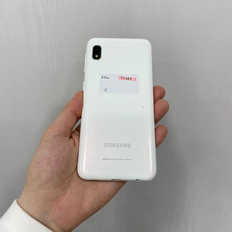 72285 갤럭시A10E 32기가 화이트 자급제 팝니다. 6만원 이미지