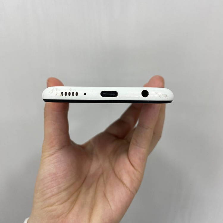 72285 갤럭시A10E 32기가 화이트 자급제 팝니다. 6만원 이미지