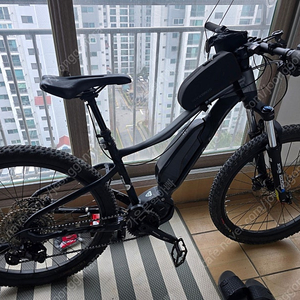 첼로 xc60 emtb