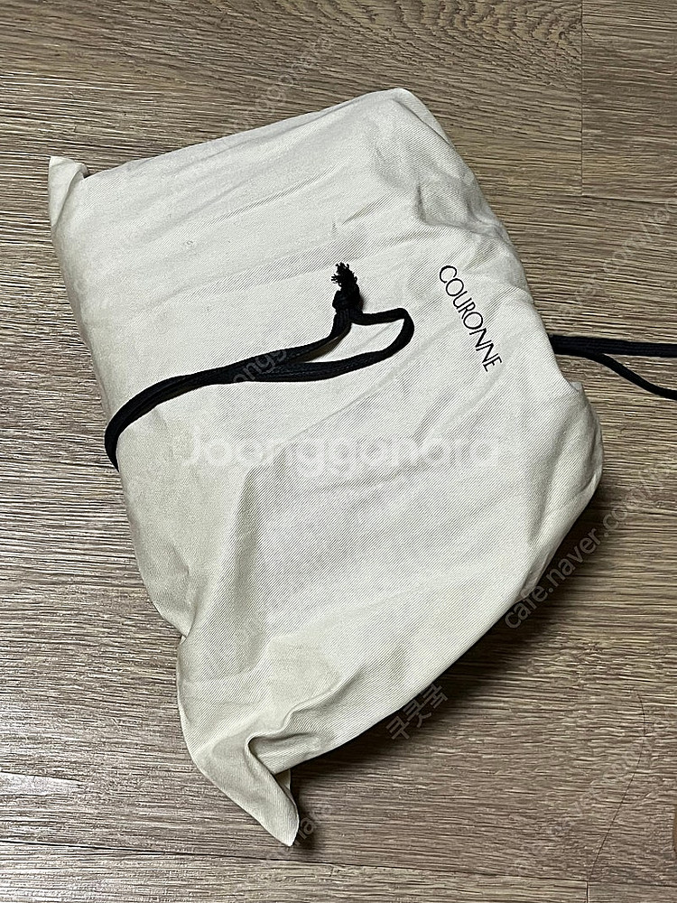 어그스트x쿠론 러브 숄더백 레드--1