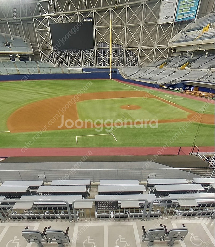 4월24일 목 두산 키움 3루 2층 테이블석--0