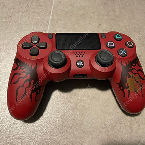 [PS4] 듀얼쇼크 4 몬스터헌터 한정판 25,000원에 판매합니다