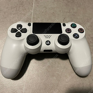 [PS4] 듀얼쇼크 4 화이트 신형 20,000원에 판매합니다