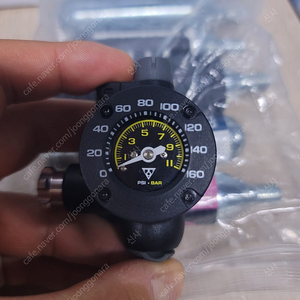 토픽 에어부스터 G2 co2 인젝터 및 co2 6개 판매합니다.