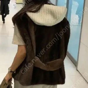 프루아 밍크조끼 은실 밍크조끼