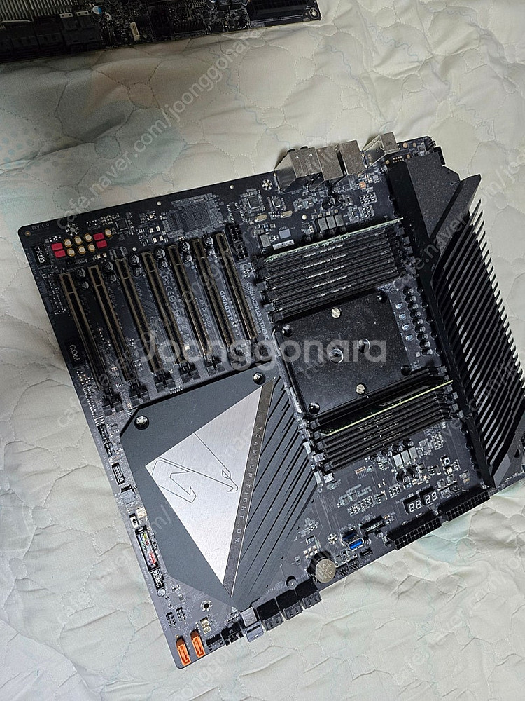 W-3175x + c621 AORUS XTREME--0