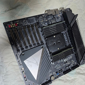 W-3175x + c621 AORUS XTREME