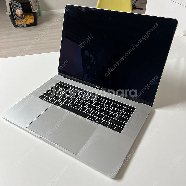 맥북 프로 2018 15인치 16GB 512기가--0