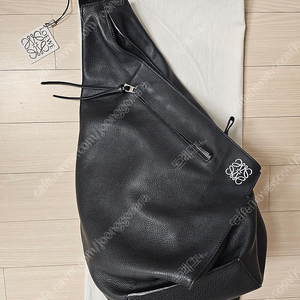 로에베 LOEWE 안톤백팩 (지디 착용모델)