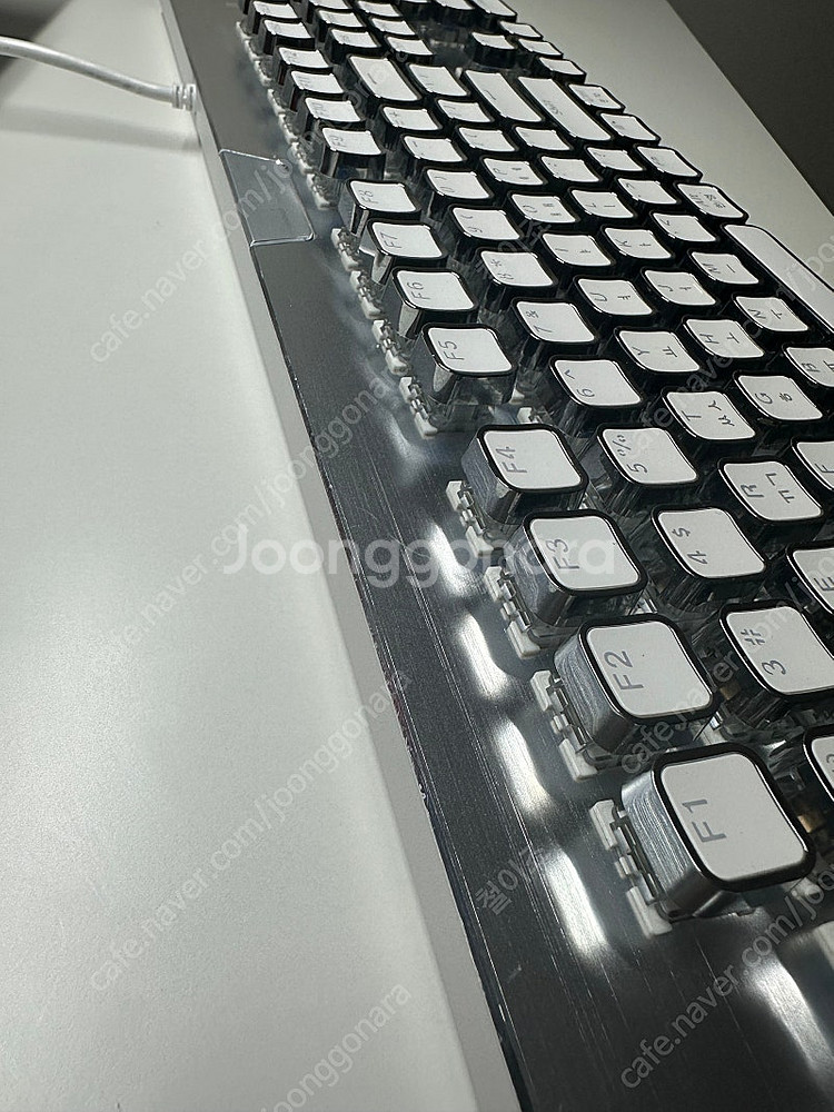앱코 k840 스퀘어 LED 기계식 키보드 팝니다--3
