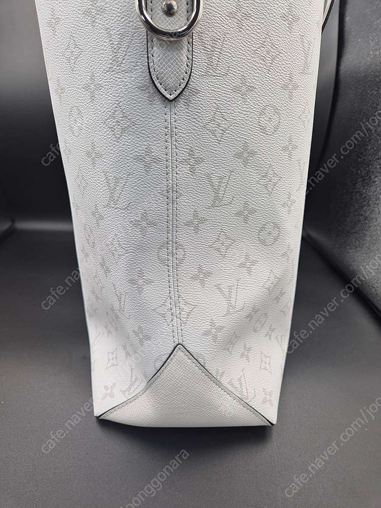 급처 루이비통 카바스 위켄드 도트백 팝니다--6