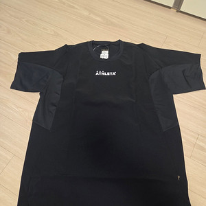 아슬레타 쿨닷 트레이닝탑 L 새상품 판매합니다.