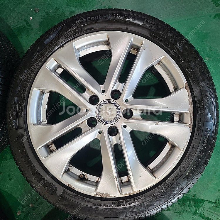 ♡벤츠 w204 중고 17인치 휠 타이어 판매합니다--3