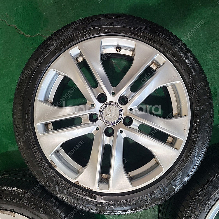 ♡벤츠 w204 중고 17인치 휠 타이어 판매합니다--4