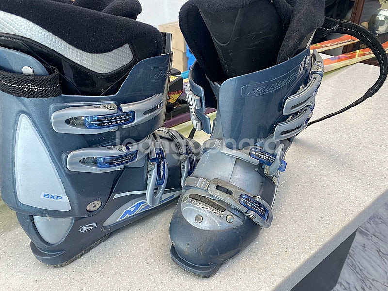 로시놀 스키 플레이트 팝니다. (부츠랑 폴대도 같이드려요)--2