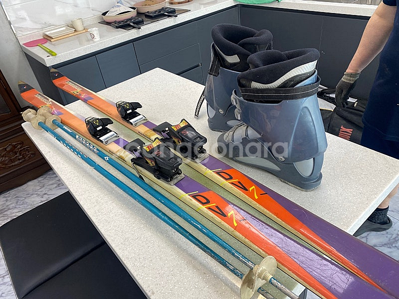 로시놀 스키 플레이트 팝니다. (부츠랑 폴대도 같이드려요)--5