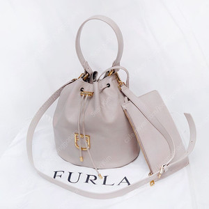 훌라 (FURLA) 코로나 달리아 페블레더 가죽 버킷백 (토트.숄더.크로스)