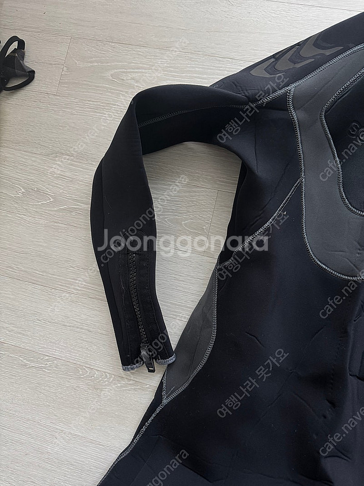 SCUBAPRO 스킨스쿠버 슈츠 M50 팝니다--4