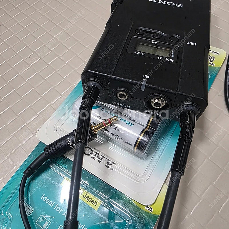 스마트폰에도 연결 가능한 소니 무선마이크 URX-P2 UTX-B2 세트 판매합니다--4