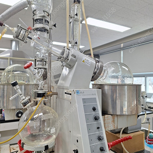 Rotary vacuum evaporator N-12 회전식 감압농축기 & 냉각순환기(서큘레이터) 판매합니다.