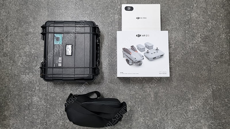 DJI AIR2S 드론 플라이 모어 콤보 RC 1