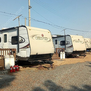 29피트급 2도어 거실확장 미국산 카라반 판매!