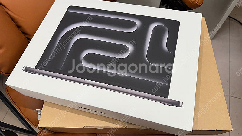 맥북프로 M3 PRO 16인치 배터리100%--2