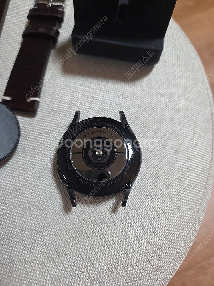 갤럭시 워치4+스트랩 3종 + 충전독--3