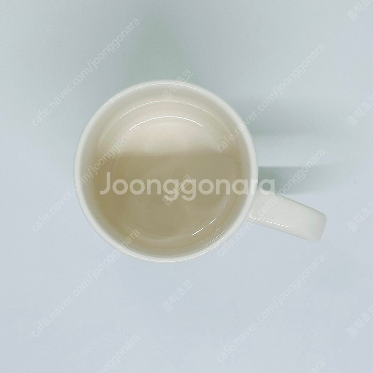 카렐 꽈뜨레 세종 콜라보 머그 2종 보냅니다.--2