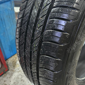 금호타이어 HP71 235 60R 17 팝니다