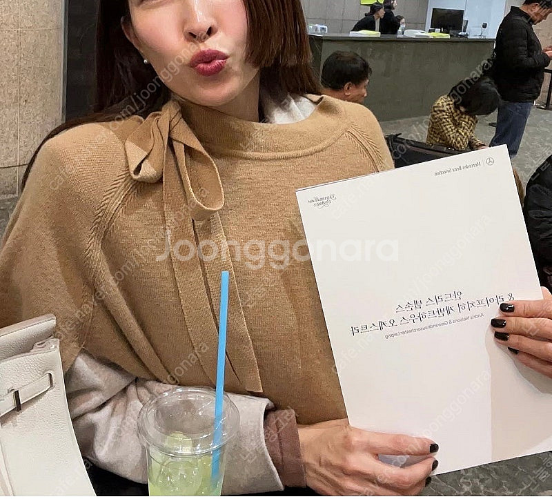 예지스 니트케이프 차콜--1