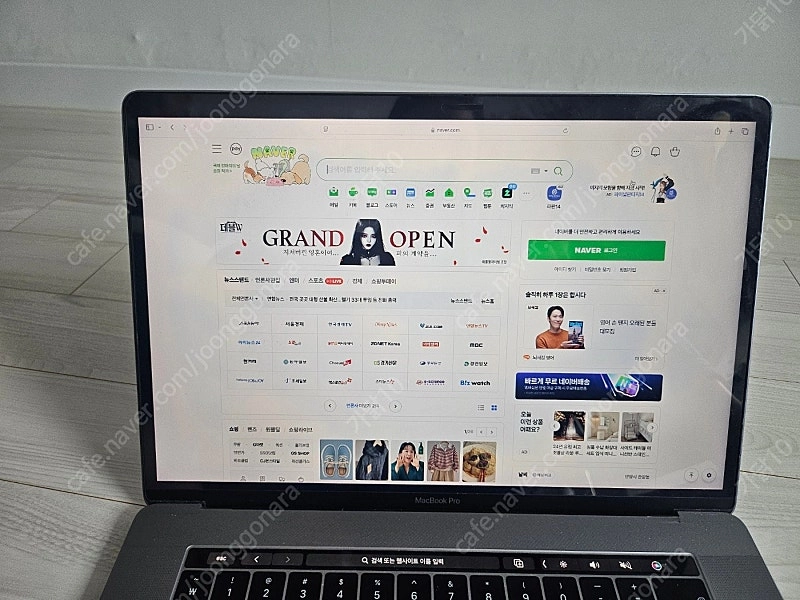 맥북프로 터치바 A1990 2018년식 i7 256G 이미지