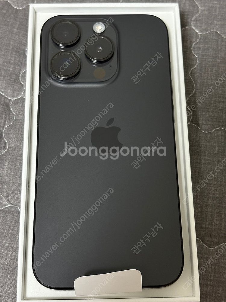 아이폰15프로 블랙티타늄 256g 팝니다--0