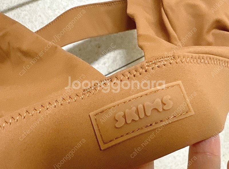 [새상품,택O] 킴카다시안 SKIMS 스킴스 아몬드 비...--4