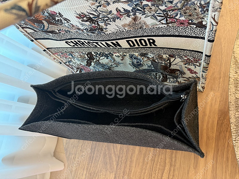 디올 북토트 라지 한정판--5